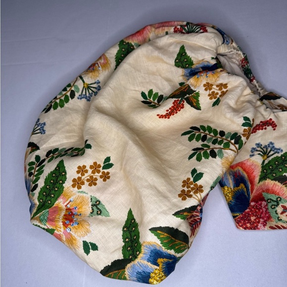 FARM Rio Cream and Red Floral Blouse. - Picture 14 of 15